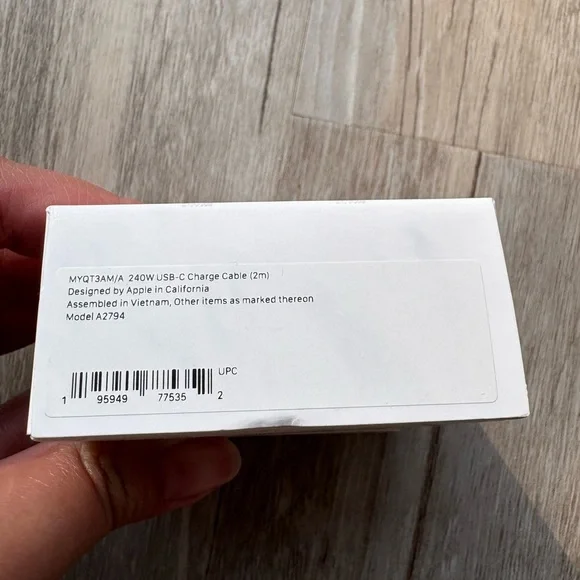 Apple USB-C Charge Cable 240 W 2M Length, Model: A2794, MYQT3AM/A - Picture 2 of 9
